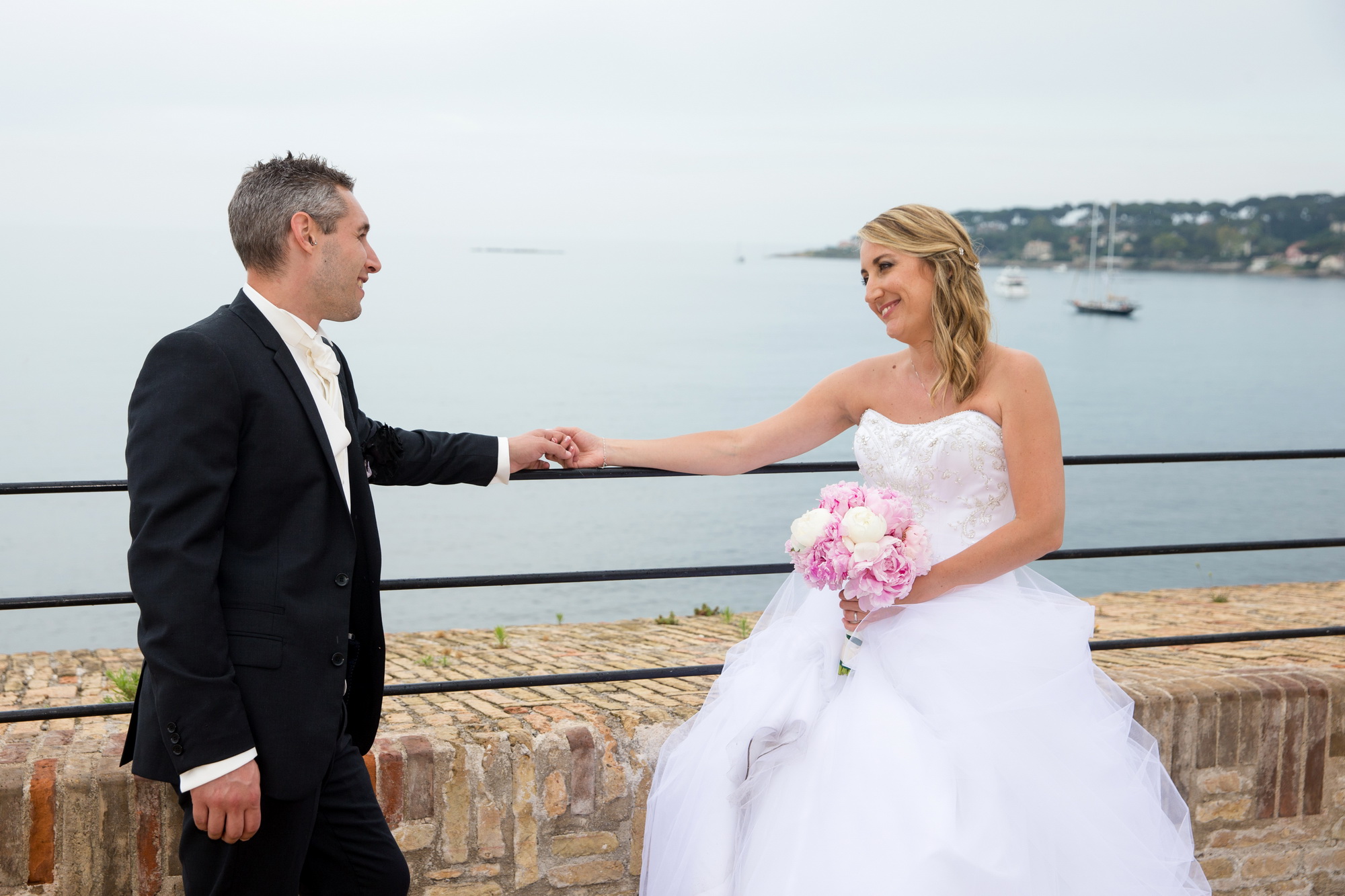 Le Mariage de Delphine et Franck, La romance sur le bord de mer, Vieil Antibes, Film de Mariage, PlanetGFX