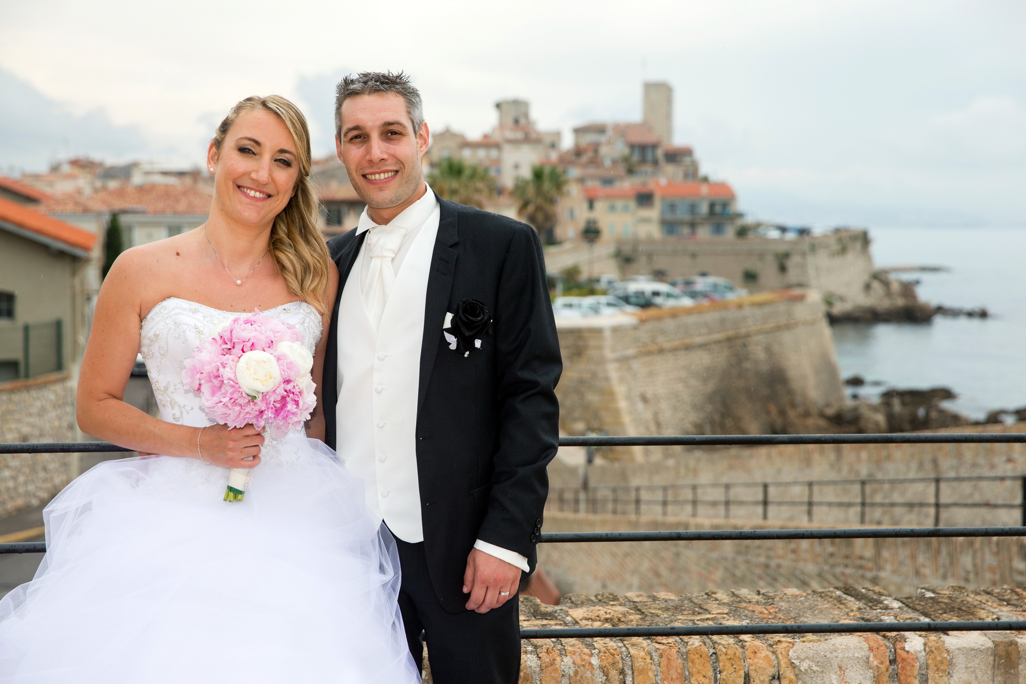 Le Mariage de Delphine et Franck, La romance sur le bord de mer, Vieil Antibes, Film de Mariage, PlanetGFX