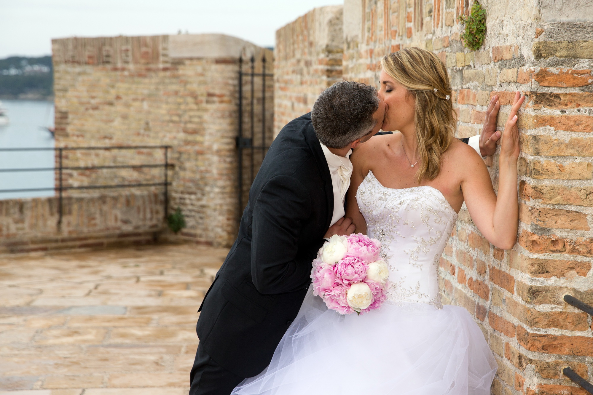 Le Mariage de Delphine et Franck, La romance sur le bord de mer, Vieil Antibes, Film de Mariage, PlanetGFX